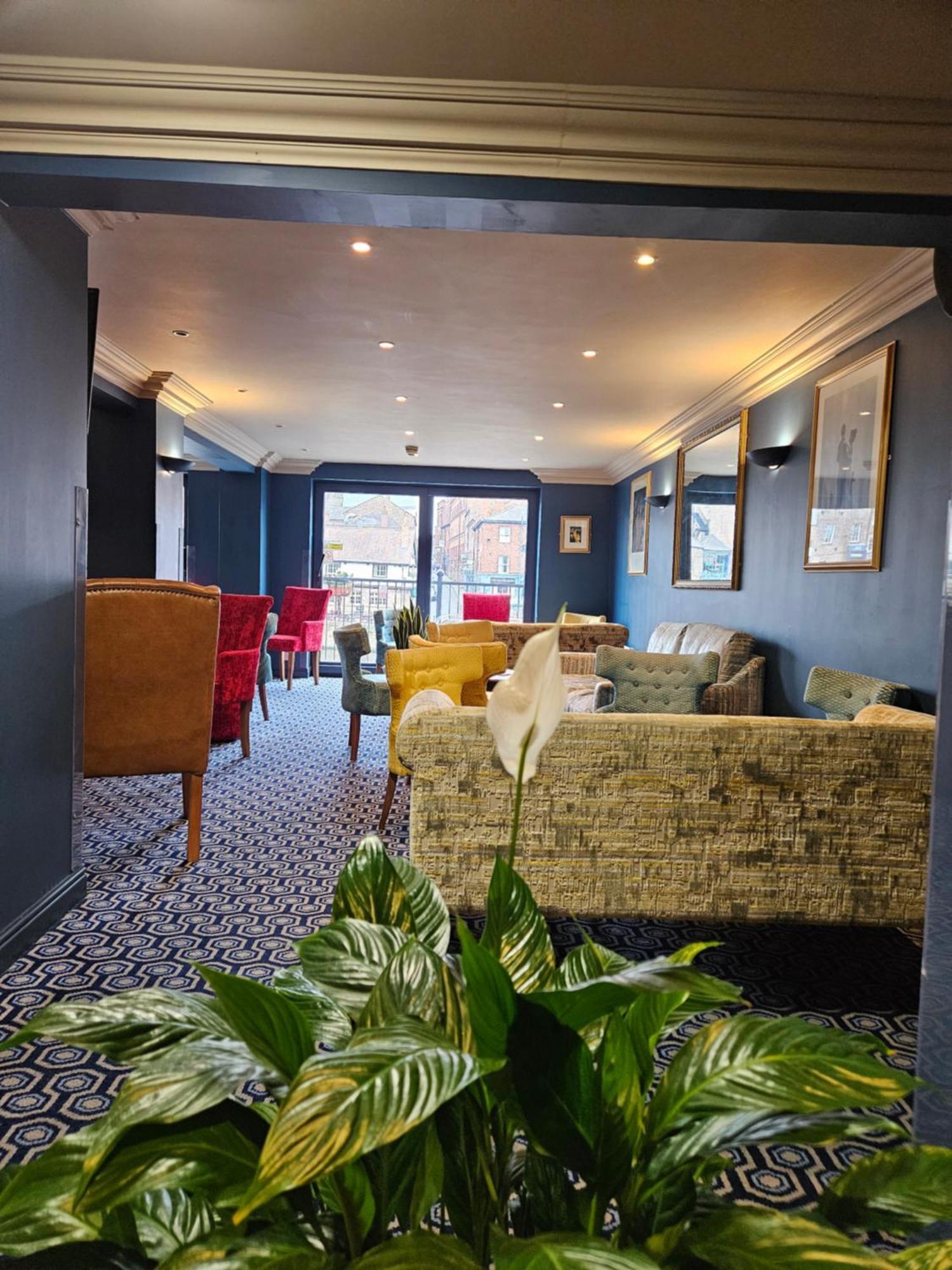 Hotel The Queens
