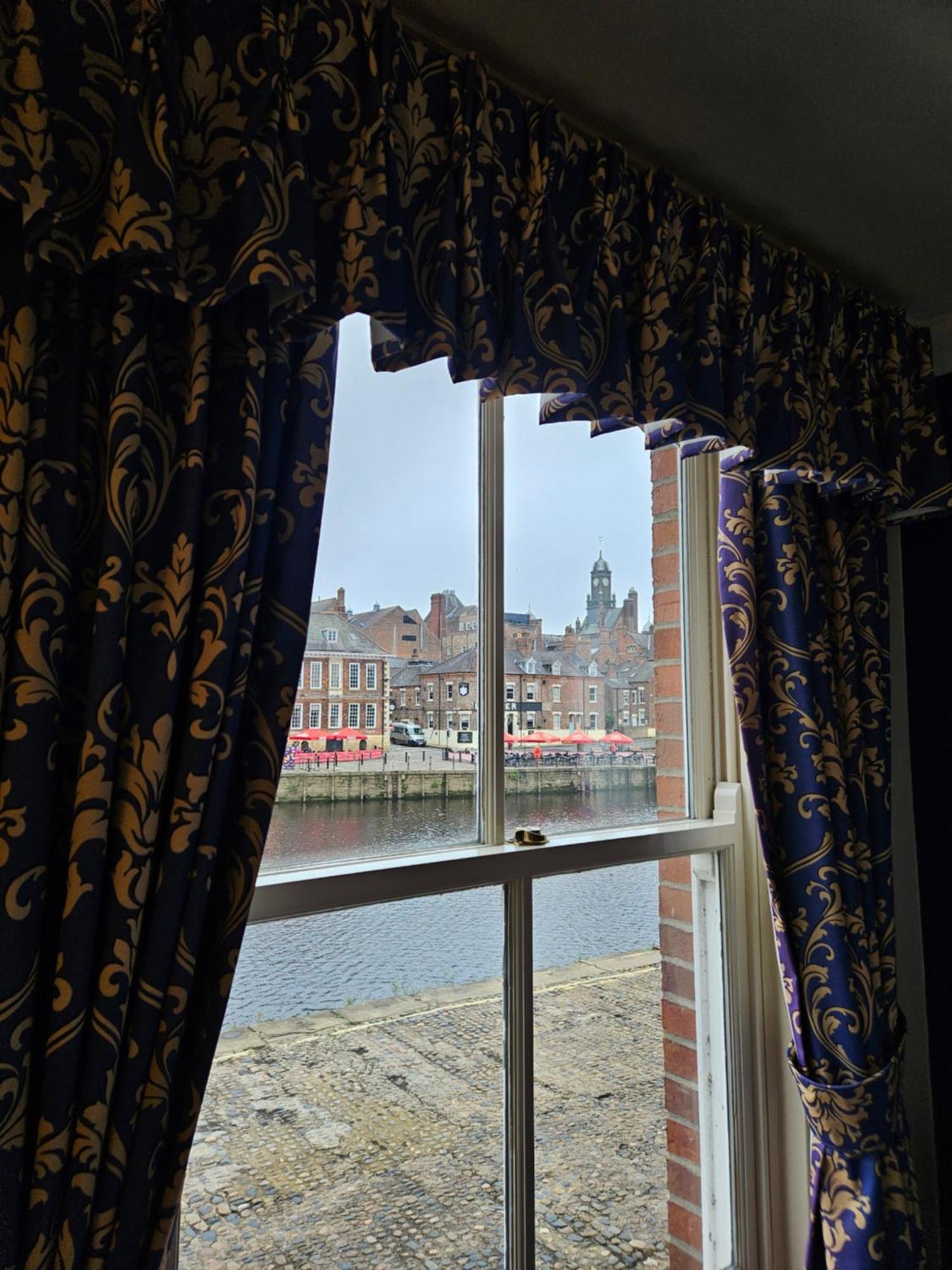 The Queens 3* York