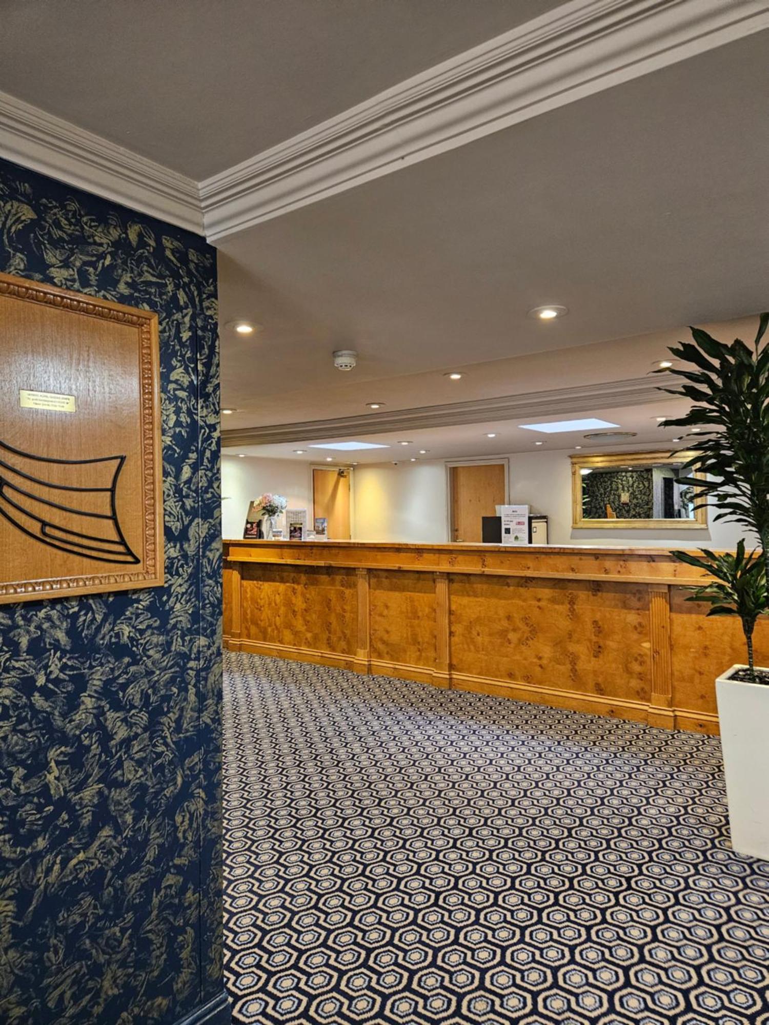 Hotel The Queens