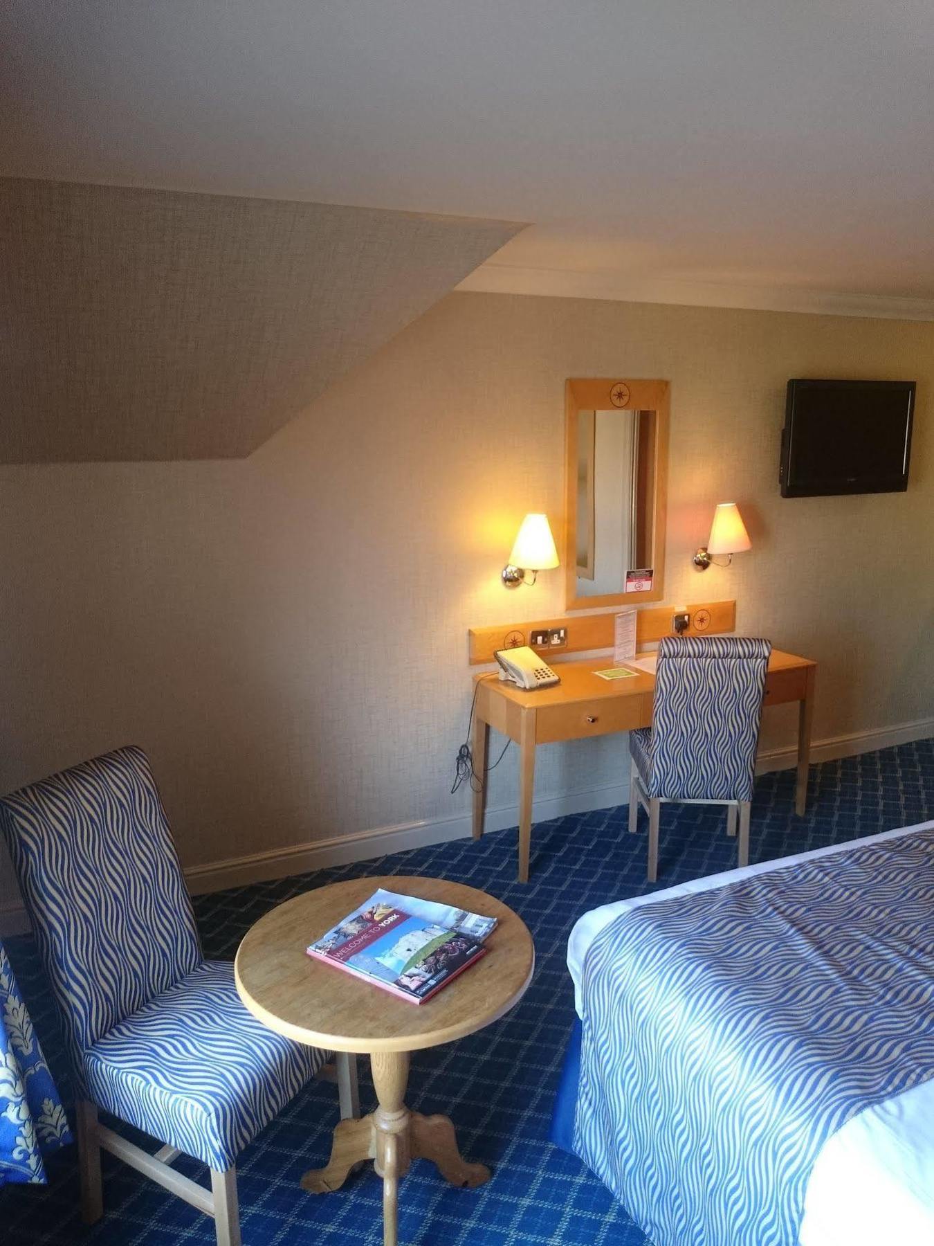 Hotel The Queens 3*